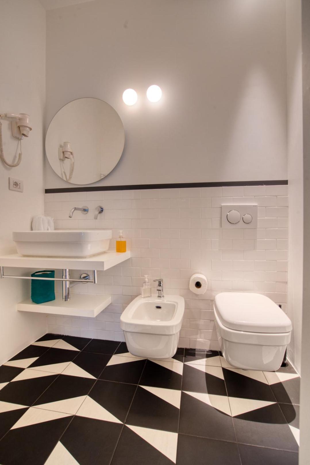 Dimora Claudia - Elegante Matrimoniale Con Bagno, Private Rooms, Self Check In, No Reception Milan Exterior photo